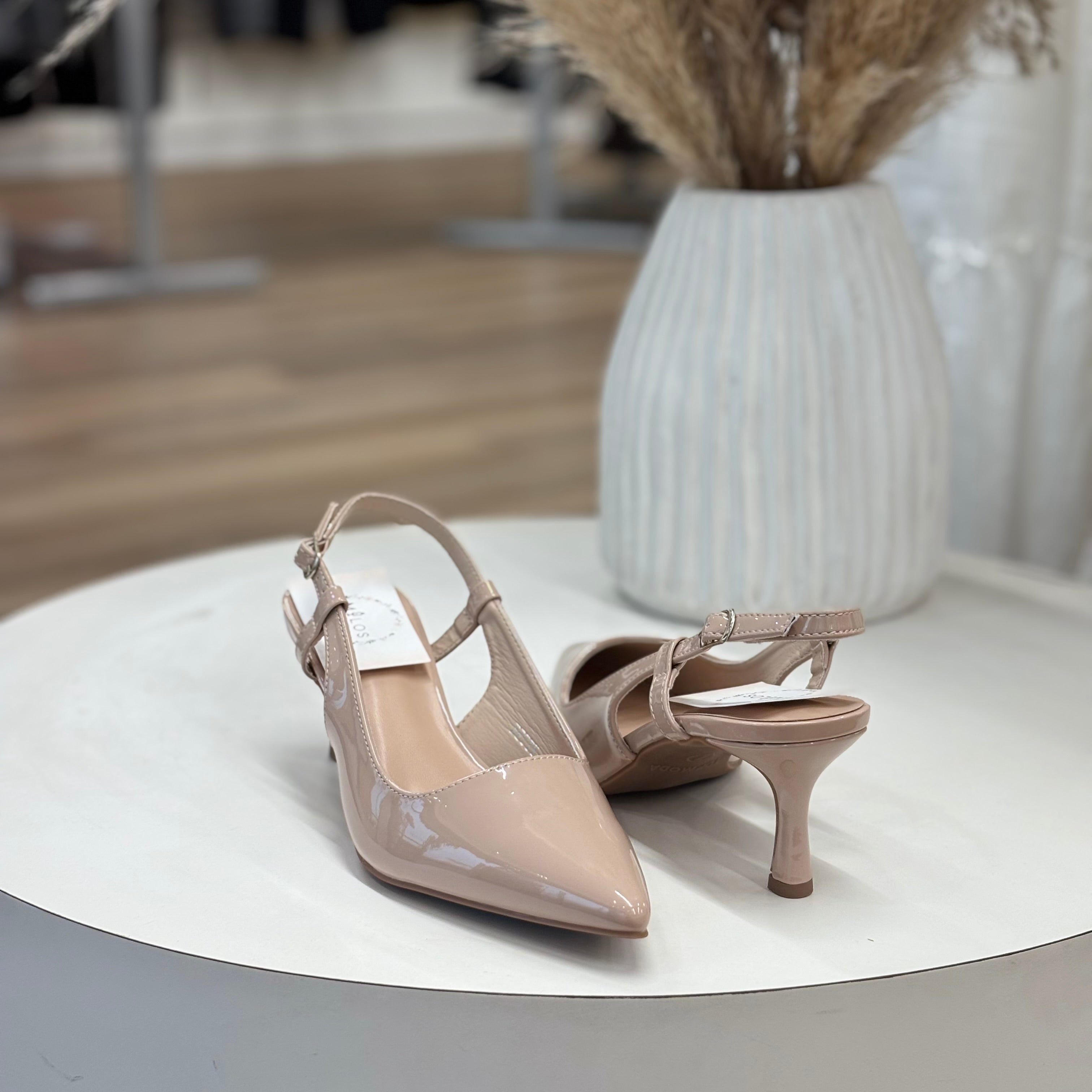 Sam Heels (nude)
