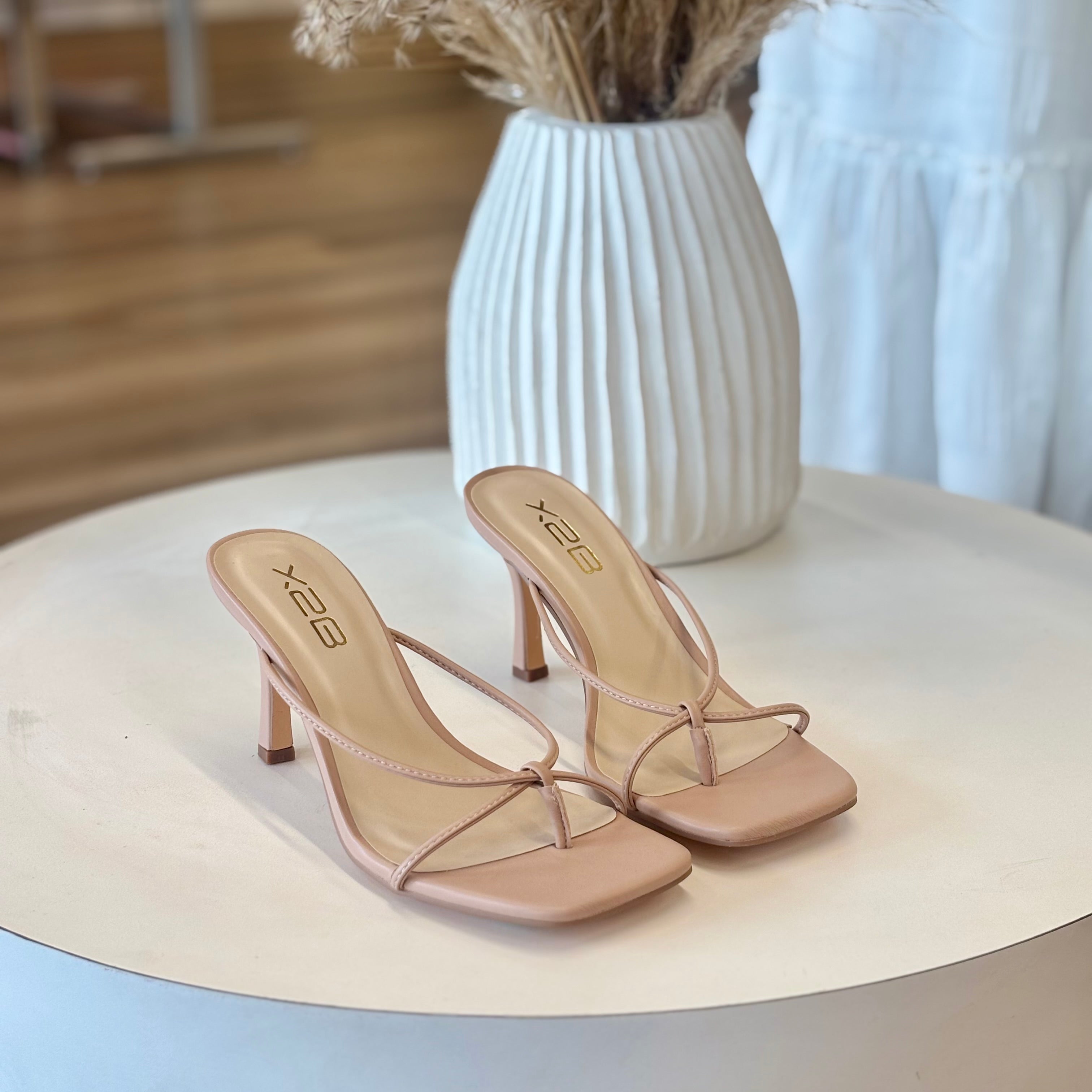 Liam Heels (Nude)