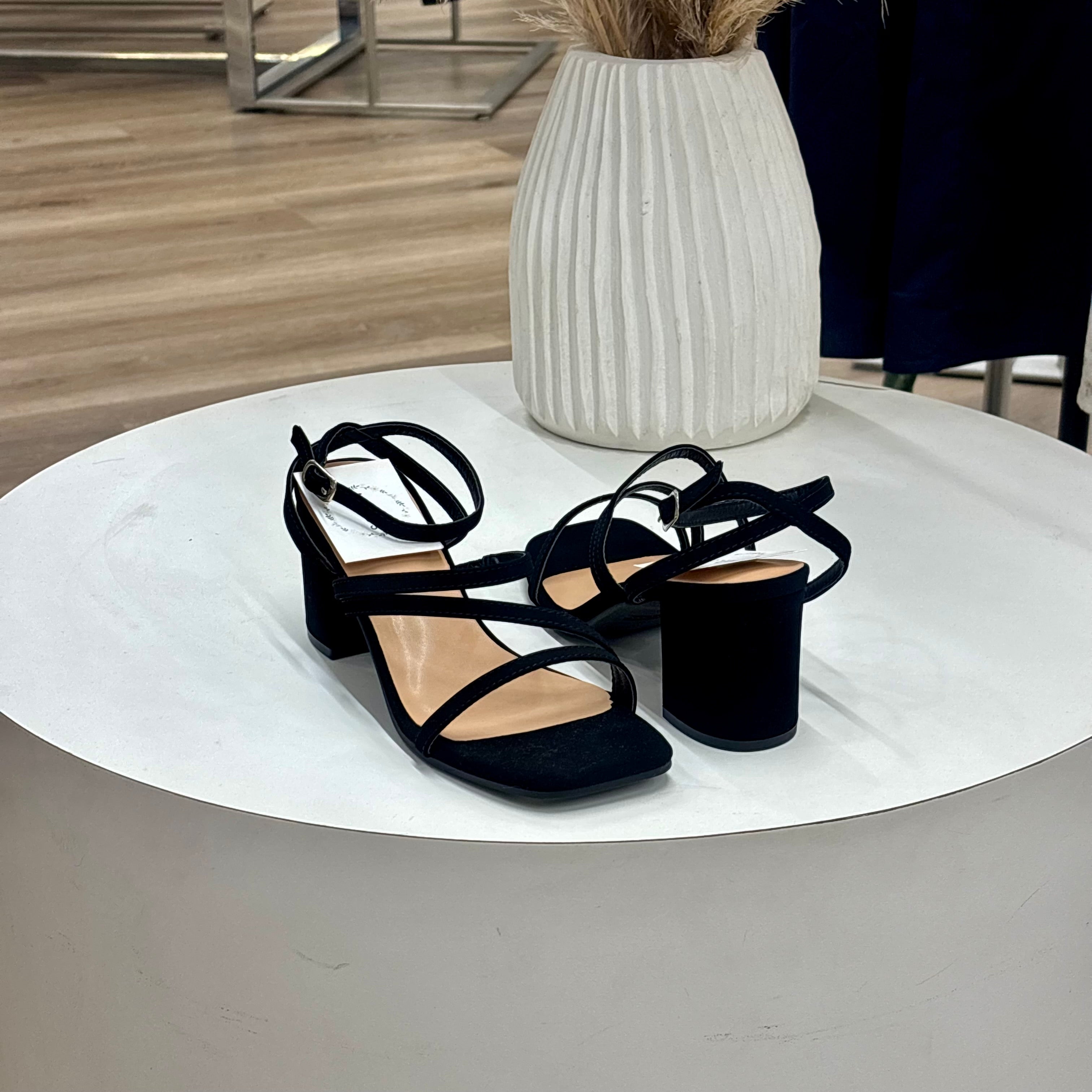 Daphne Heels (Black)