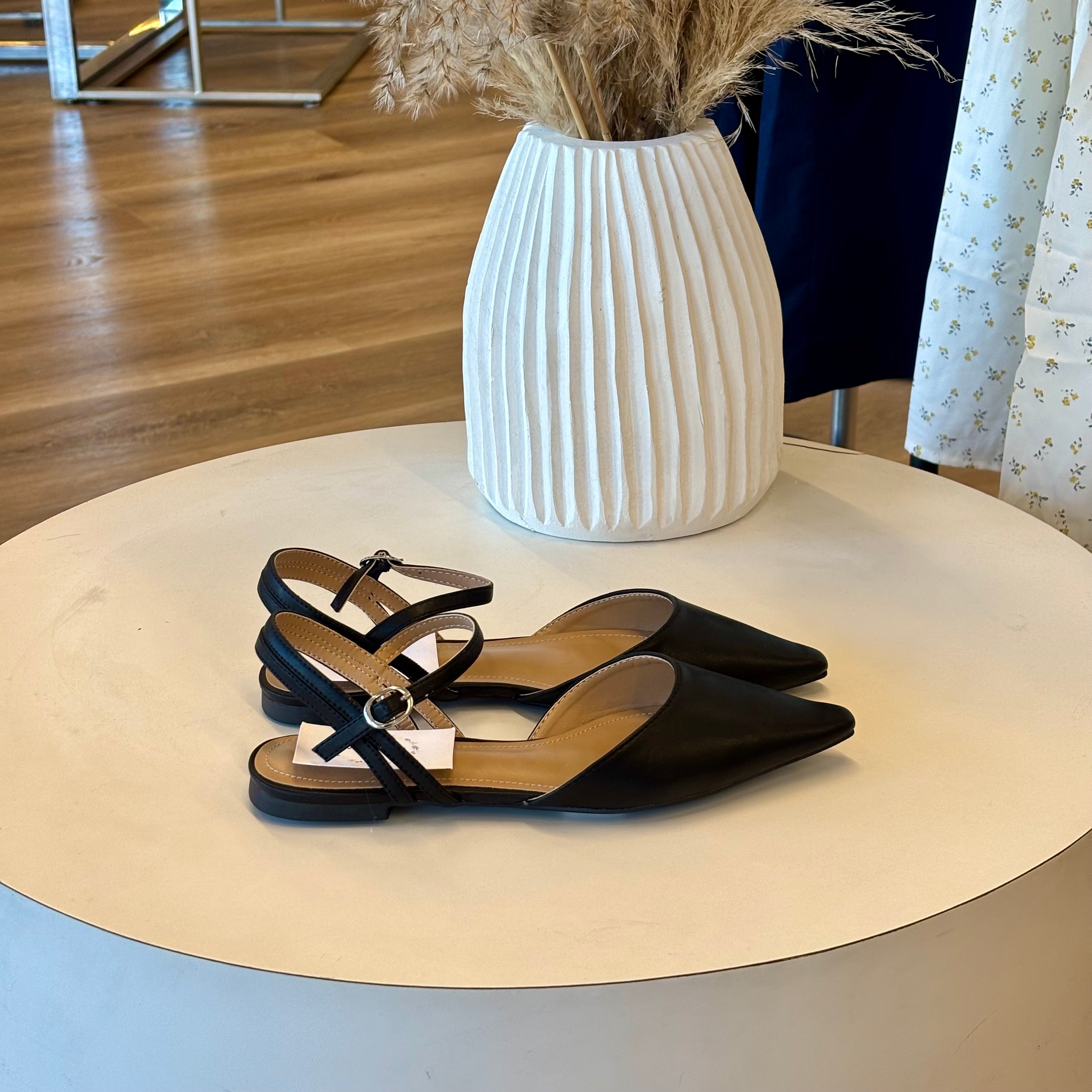 Jannette Flats (Black)