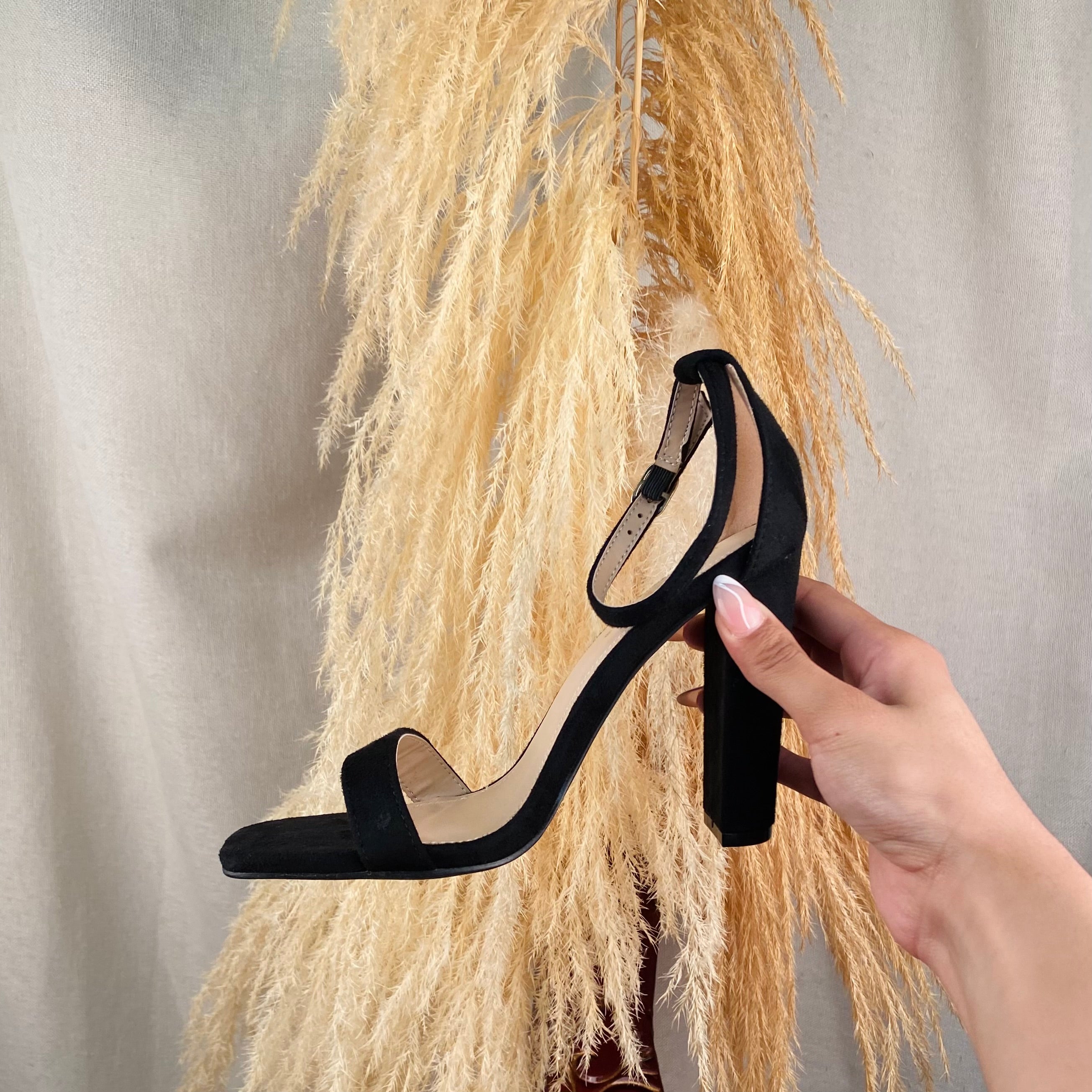 Araceli Suede Heels (Black)